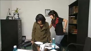 Sherlock Holmes japonez în mijlocul deznădejdii cururi paroase