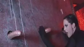 Slim fata Se masturbeaza pizda in xxx mature paroase baie cu vibrator de sticlă