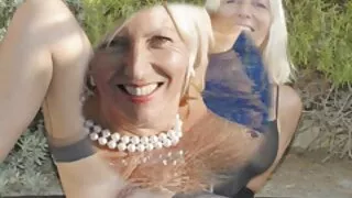 Slim fata Se masturbeaza gravide paroase pizda si cur singur
