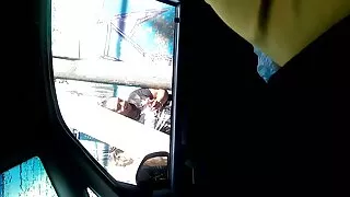 Fata tandră era ejaculari in pizde paroase pe cocoșul unui paznic îngrijorat.