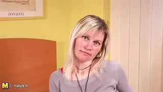 Cu ochelari Bruneta invitat porno cu mame paroase pentru vecinul sex