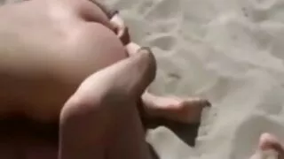 Aruncat Kukan pe poze porno cu pizde paroase fata de o blonda superba in chilot