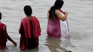 Bruneta a fost fututa in cur din punct de grase paroase vedere pov inca de dimineata
