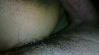 A suflat pe pat