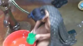 Ebony in extaz salbatic sa faca futai paroase sex cu un barbat alb