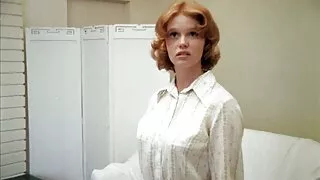 Pasionat anal sex cu mature paroase cu o fată tânără