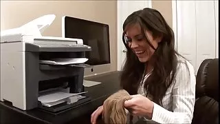 Calugarita cu novice calareste penisul unui filme porno cu paroase barbat elegant