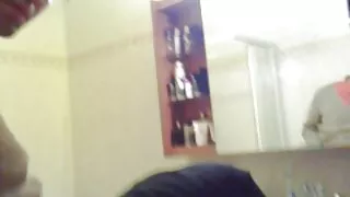 Prietenele au o Cochet trio cu un filme cu paroase străin
